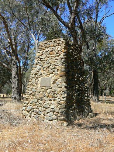 Hume + Hovell