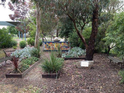 Memorial Garden 4 : November 2013