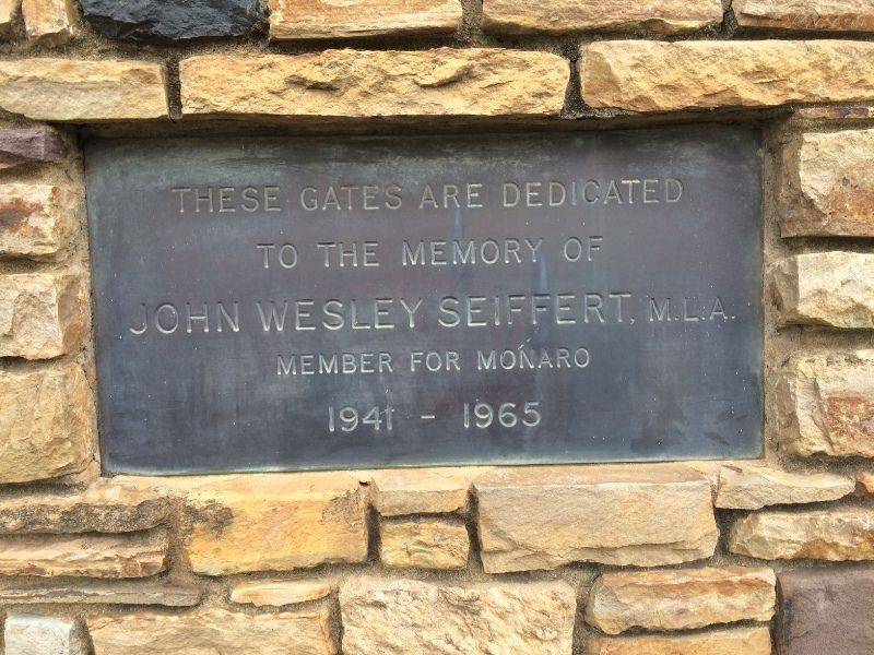 Plaque Inscription: 03-November-2015