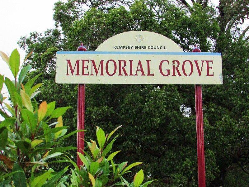 Memorial Grove 2 : 18-May-2015