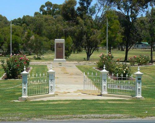 Kerang Cenotaph : 28-December-2010 Kerang Cenotaph : 28-December-2010