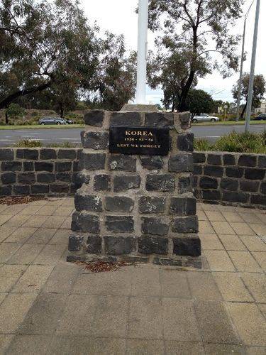 Korean War Memorial Cairn : October 2013