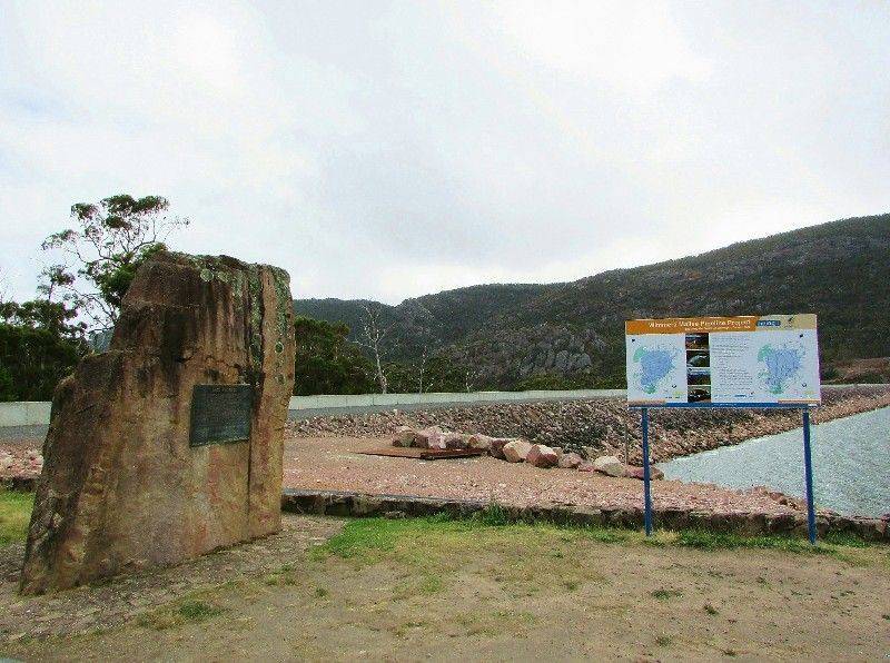 Plaque 2 : 05-December-2014 Plaque 2 : 05-December-2014