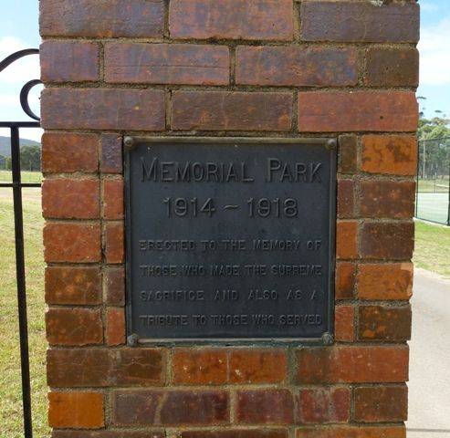 Landsborough & District R.S.L. Memorial Park Gates : 10-March-2012