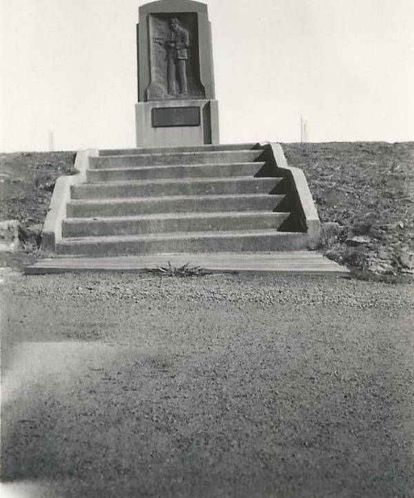 Hargreaves Monument 1955 Hargreaves Monument 1955