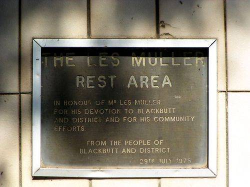 Les Muller Plaque Les Muller Plaque