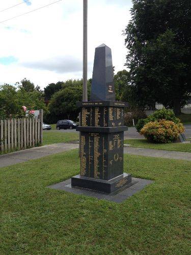 Loch War Memorial 4 : March 2014