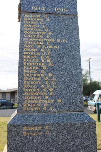 Lockhart War Memorial : 05-August-2011 Lockhart War Memorial : 05-August-2011