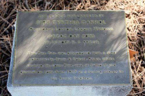 Loxton War Memorial : 16-July-2011 Loxton War Memorial : 16-July-2011