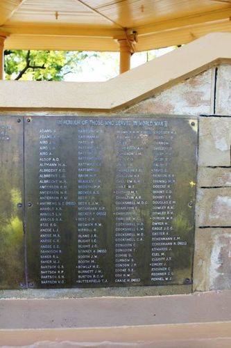 Loxton Soldiers Memorial : 16-July-2011 Loxton Soldiers Memorial : 16-July-2011