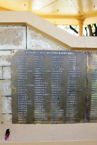 Loxton Soldiers Memorial : 16-July-2011 Loxton Soldiers Memorial : 16-July-2011