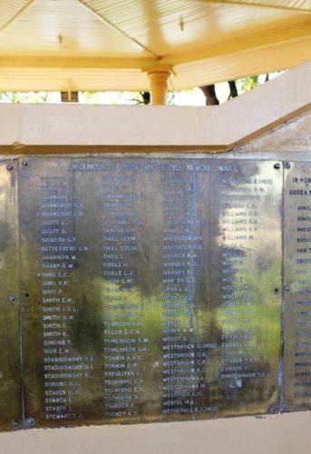 Loxton Soldiers Memorial : 16-July-2011