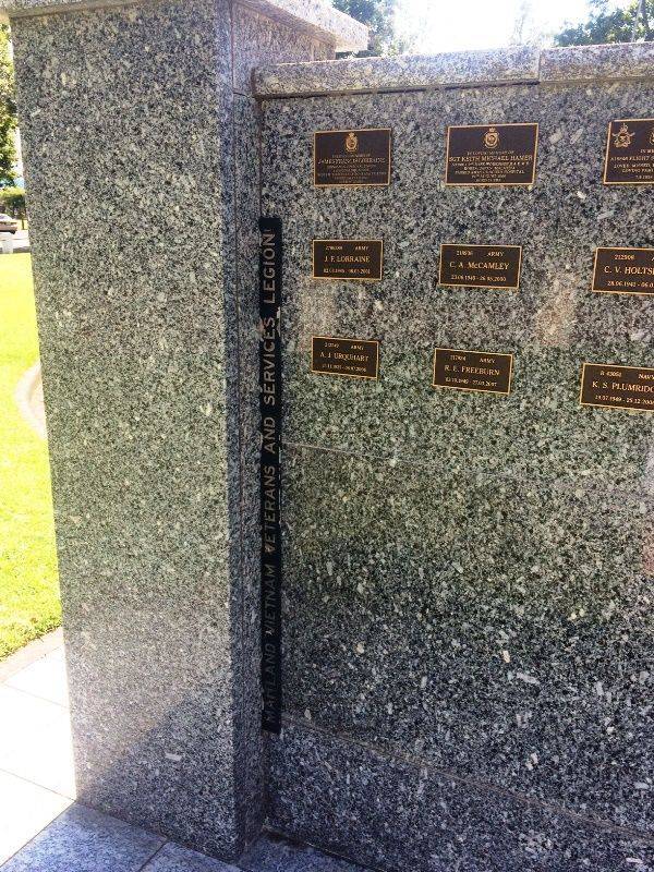 Plaques 8 : 28-March-2016