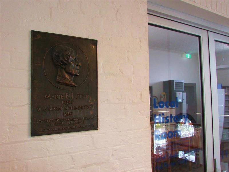 Plaque 2 : 18-December-2014
