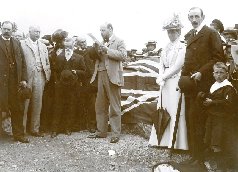 08-April-1902 : Monument unveiling - State Library of South Australia - B-10178