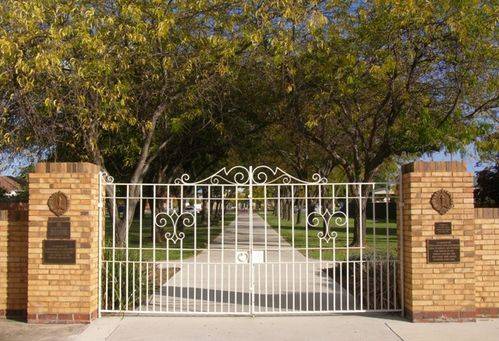 Memorial Walk +Gates 23-04-2014 Memorial Walk +Gates 23-04-2014