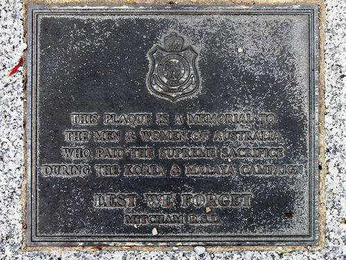 Mitcham War Memorial : 26-November-2011 Mitcham War Memorial : 26-November-2011