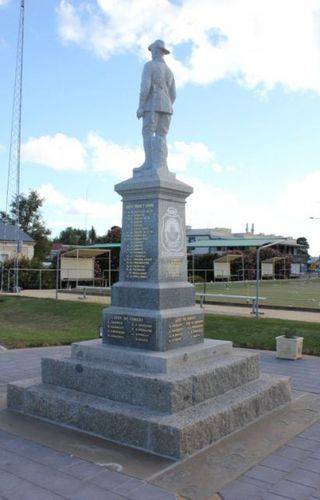 Moonta War Memorial : 27-April-2011