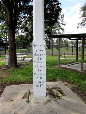 North Aramara War Memorial : 01-03-2012