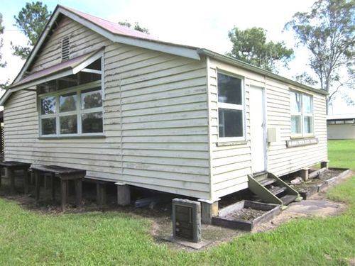 North Aramara School House and Plaque : 01-03-2012 North Aramara School House and Plaque : 01-03-2012