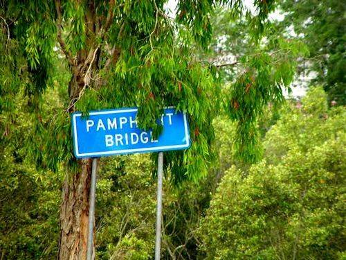 Pamphlett Bridge Sign