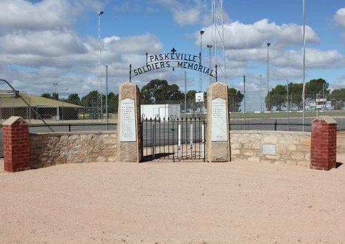 Paskeville Soldiers Memorial : 27-April-2011 Paskeville Soldiers Memorial : 27-April-2011