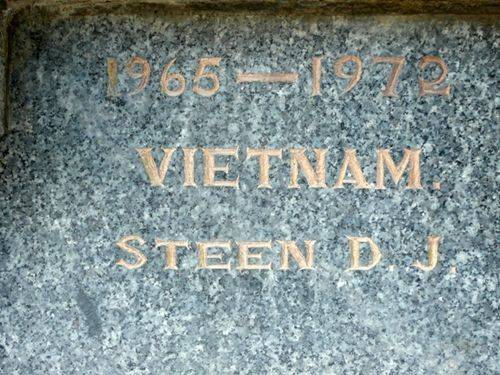 Penola War Memorial : 01-December-2012