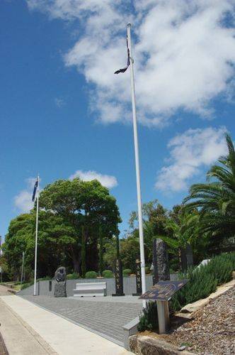 Penshurst War Memorial 3 : April 2014 Penshurst War Memorial 3 : April 2014