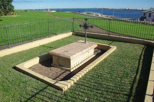 Receveur Tomb : March 2014
