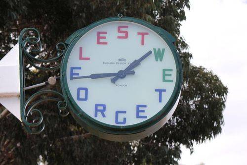 Pinnaroo Memorial Clock : 12-September-2012