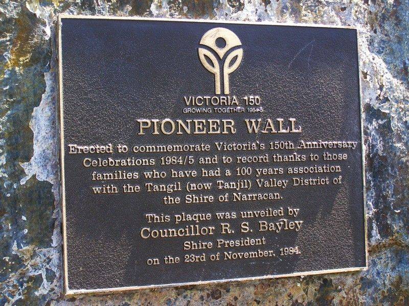 Inscription Plaque 2 : 03-November-2014