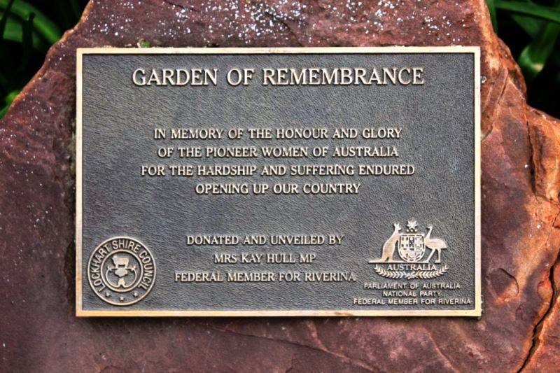 Plaque Inscription: 26-September-2016