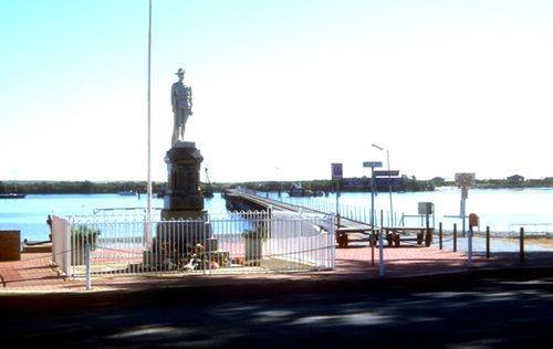 Port Broughton War Memorial : 27-January-2013