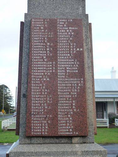 Port Fairy War Memorial : 11-June-2011