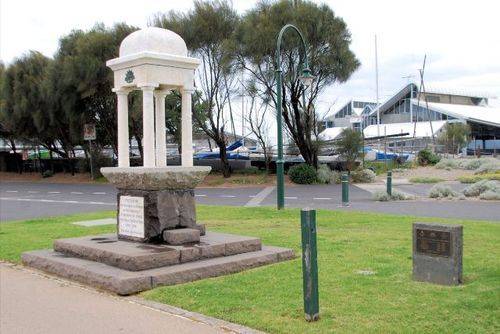 Port Melbourne War Memorial : 21-November-2011 Port Melbourne War Memorial : 21-November-2011