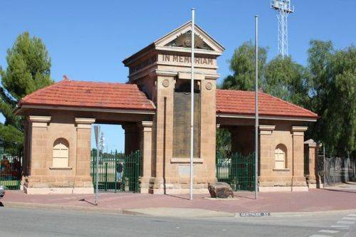 Port Pirie War Memorial : 25-April-2012 Port Pirie War Memorial : 25-April-2012