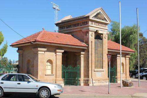 Port Pirie War Memorial : 25-April-2012