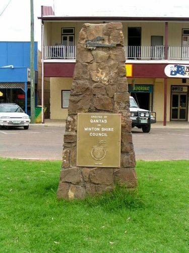 QANTAS Cairn