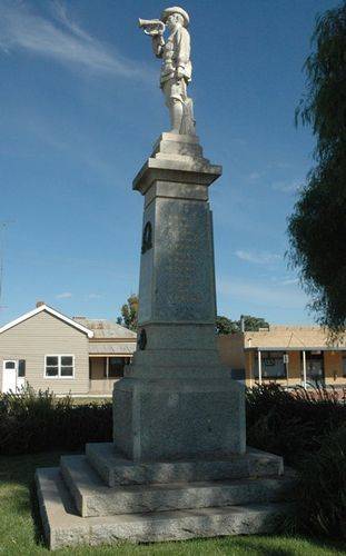 Quambatook War Memorial : 08-June-2013 Quambatook War Memorial : 08-June-2013