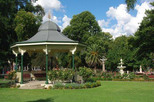 Queen Victoria Bandstand 2 : June 2014