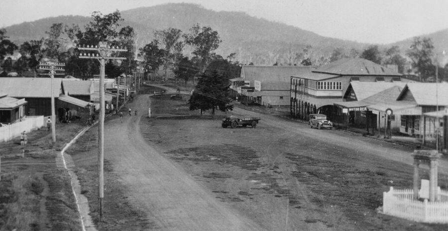 1935 : (State Library of Queensland) 1935 : (State Library of Queensland)