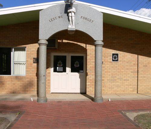 Returned Services League Memorial : 12-May-2013 Returned Services League Memorial : 12-May-2013