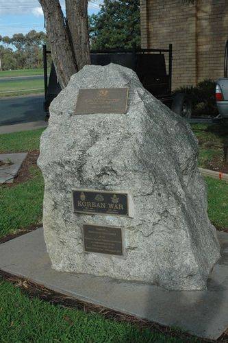 Returned Services League War Memorial : 08-June-2013