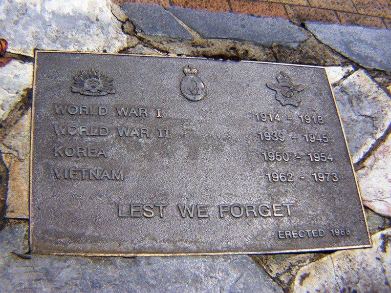 Memorial Plaque : 25-November-2014