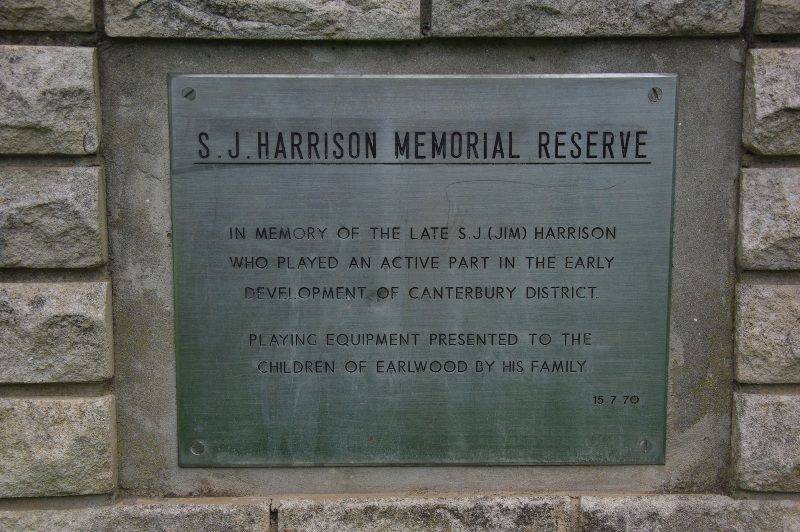 Plaque Inscription:17-January-2016