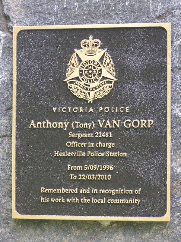 Plaque Inscription : 04-November-2014