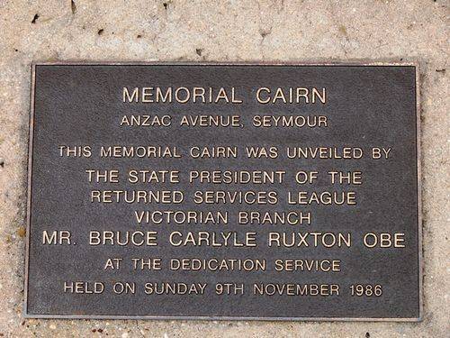 Seymour War Memorial : 21-October-2011