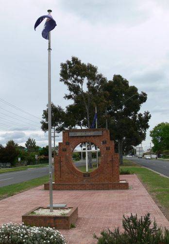 Seymour War Memorial : 21-October-2011