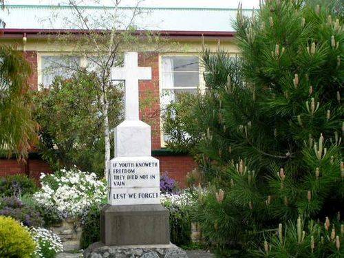 Snug Primary School War Memorial