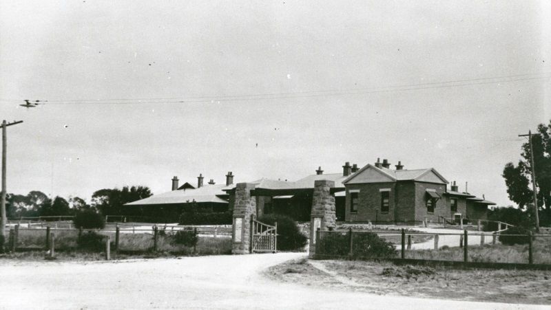 1936 : State Library of South Australia - B-17081-32 1936 : State Library of South Australia - B-17081-32